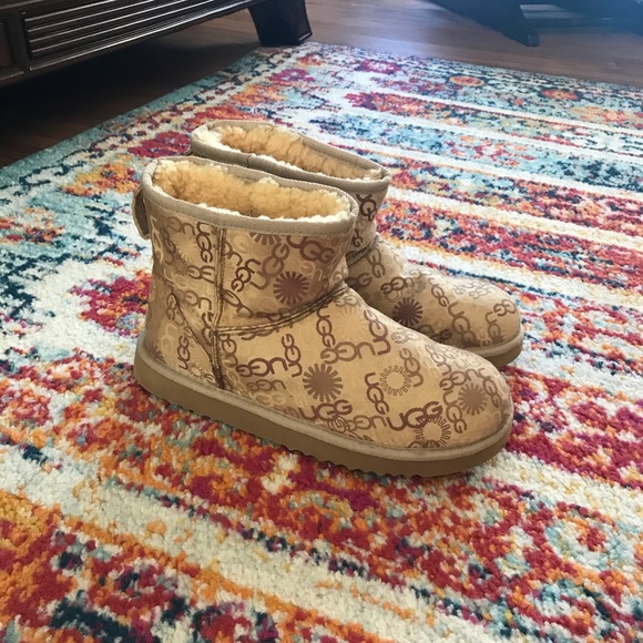 Ugg boots - Picture 6 of 7